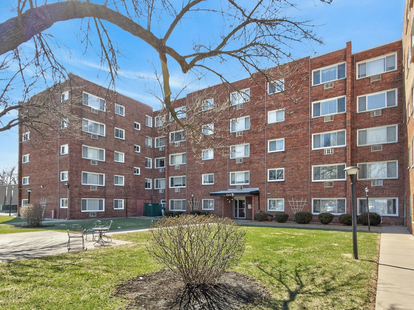 222 Madison Street #501 — Joliet, IL 60435