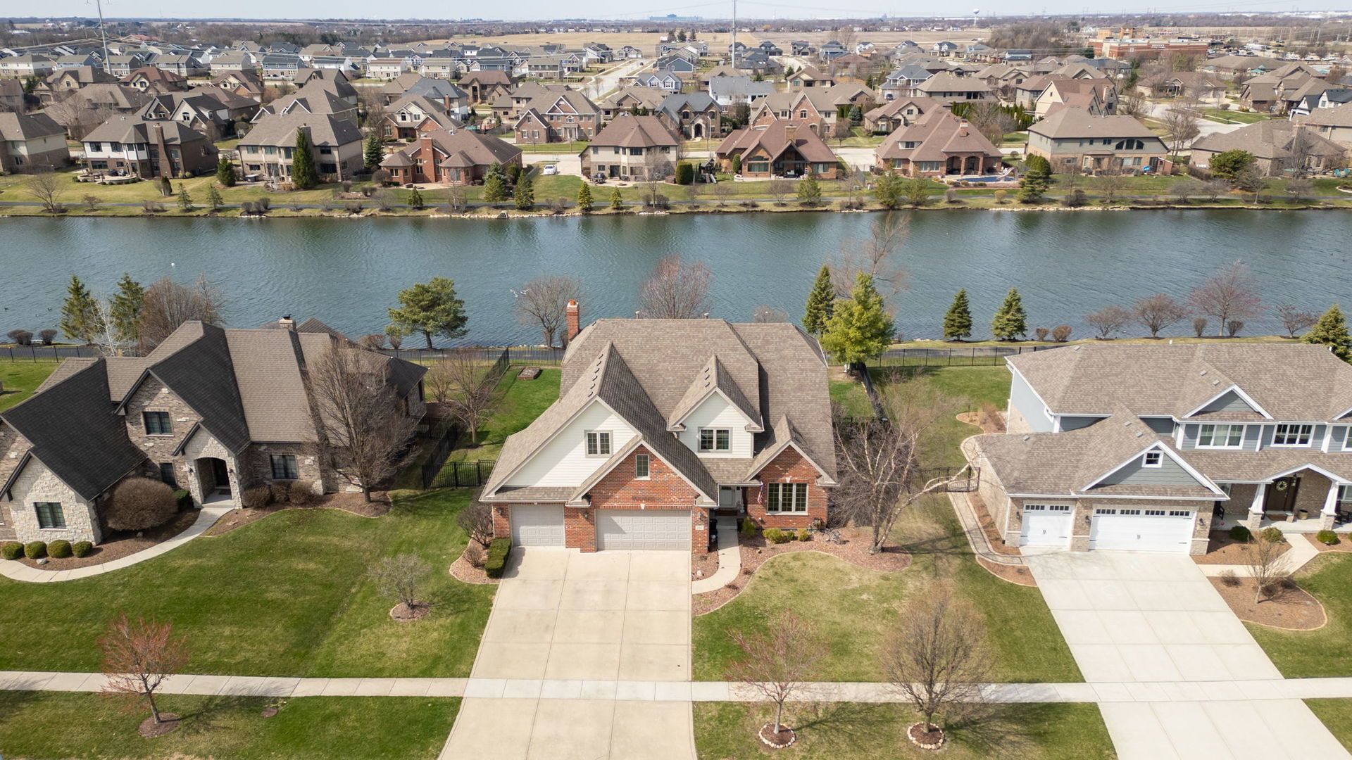 2067 Edgeview Drive — New Lenox, IL 60451