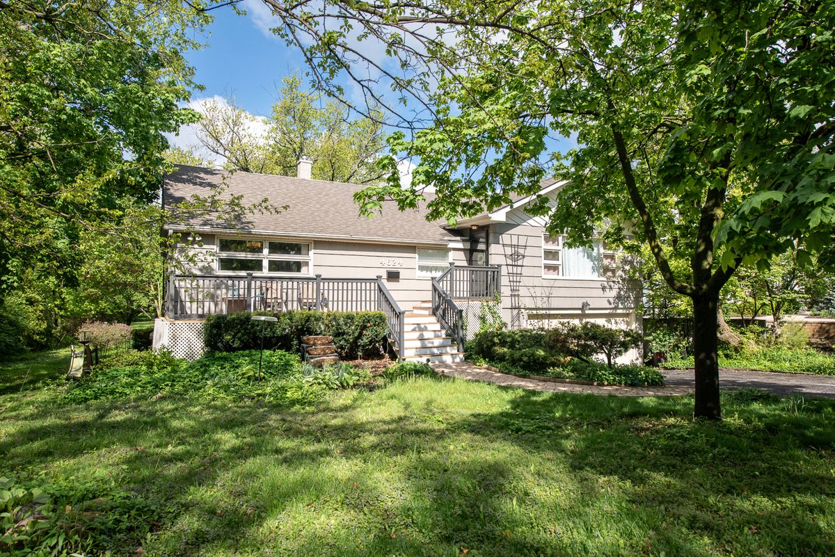 4624 Lee Avenue, Downers Grove, IL 60515