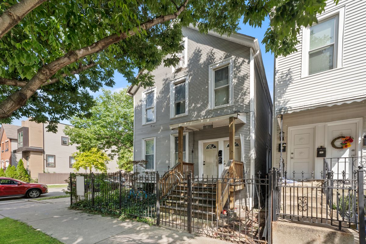 1657 Artesian Avenue, Chicago, IL 60647