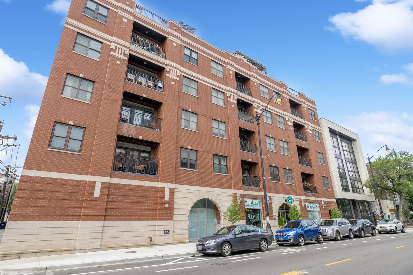 2740 W Armitage Avenue #302S — Chicago, IL 60647