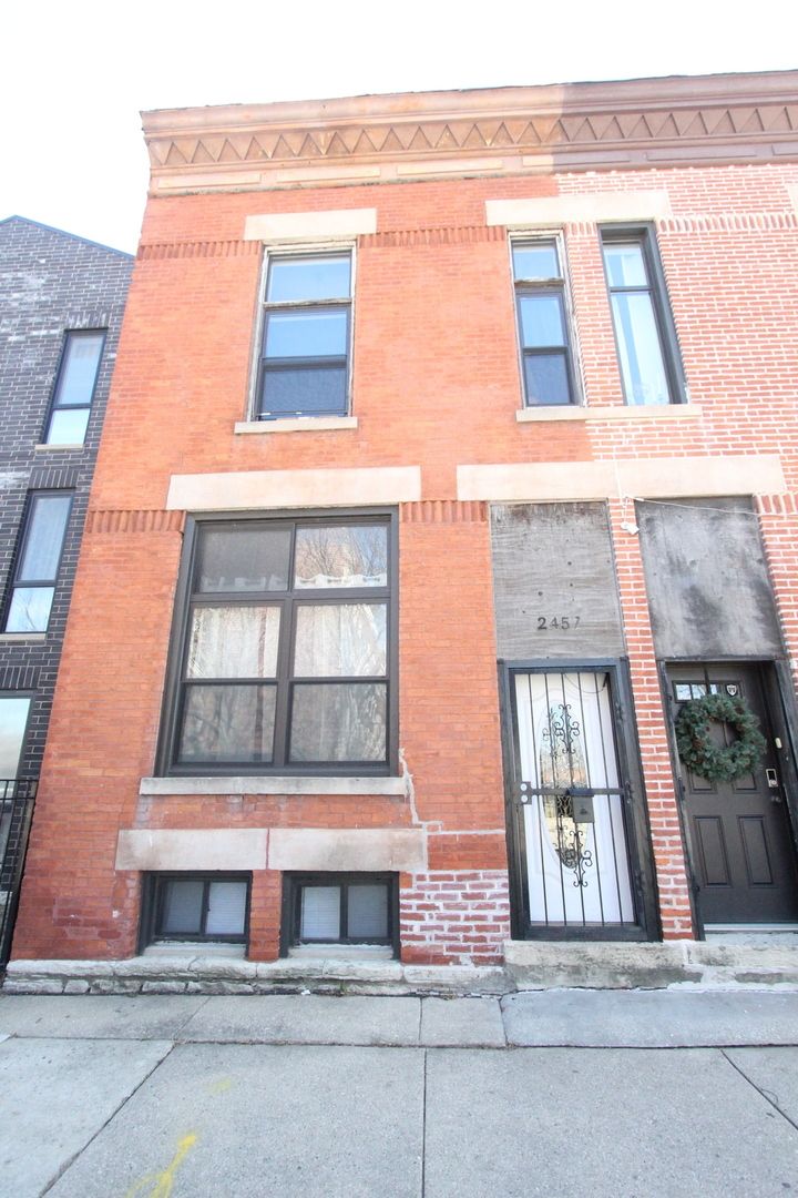 2457 W Adams Street — Chicago, IL 60612