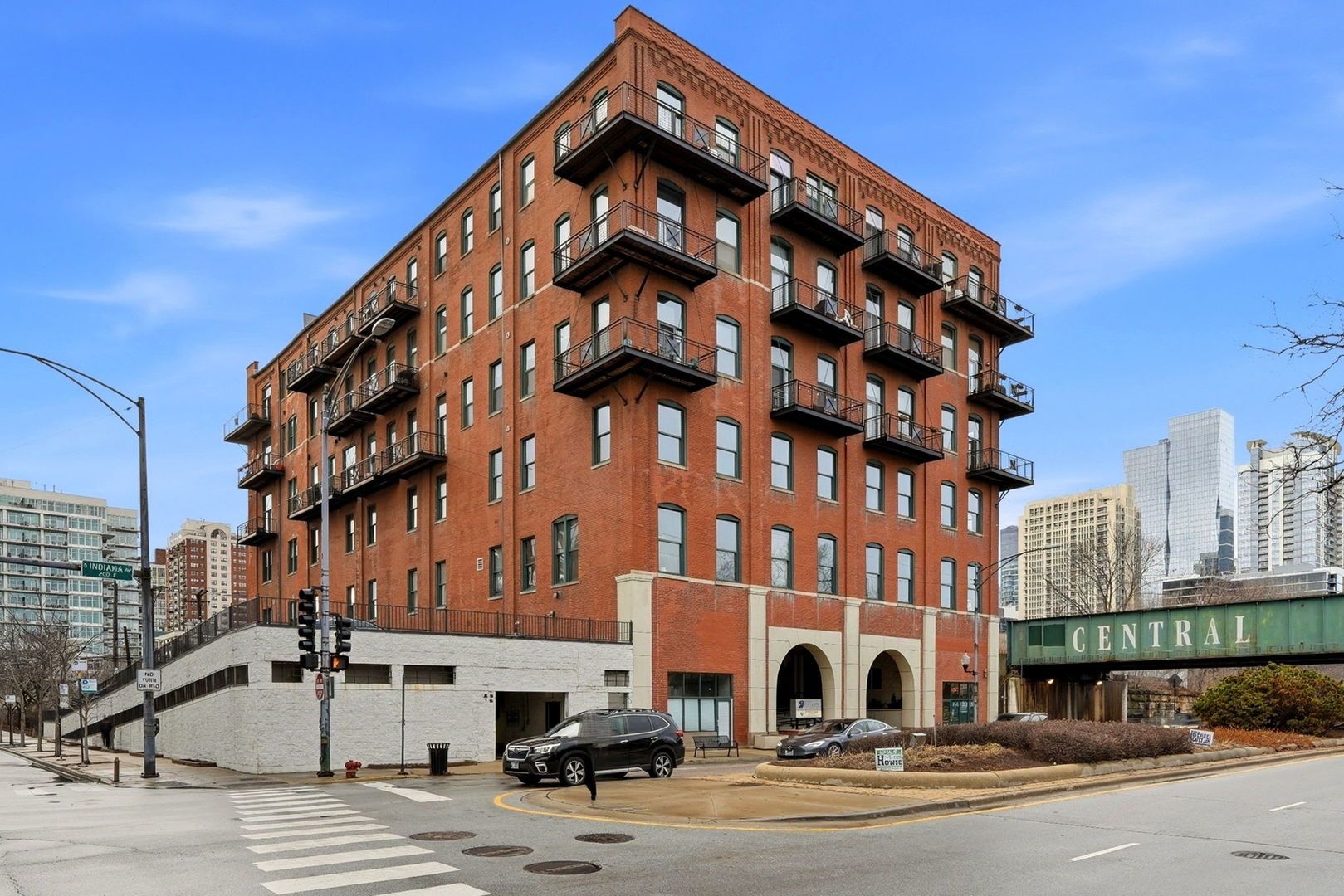 1550 S Indiana Avenue #401 — Chicago, IL 60605