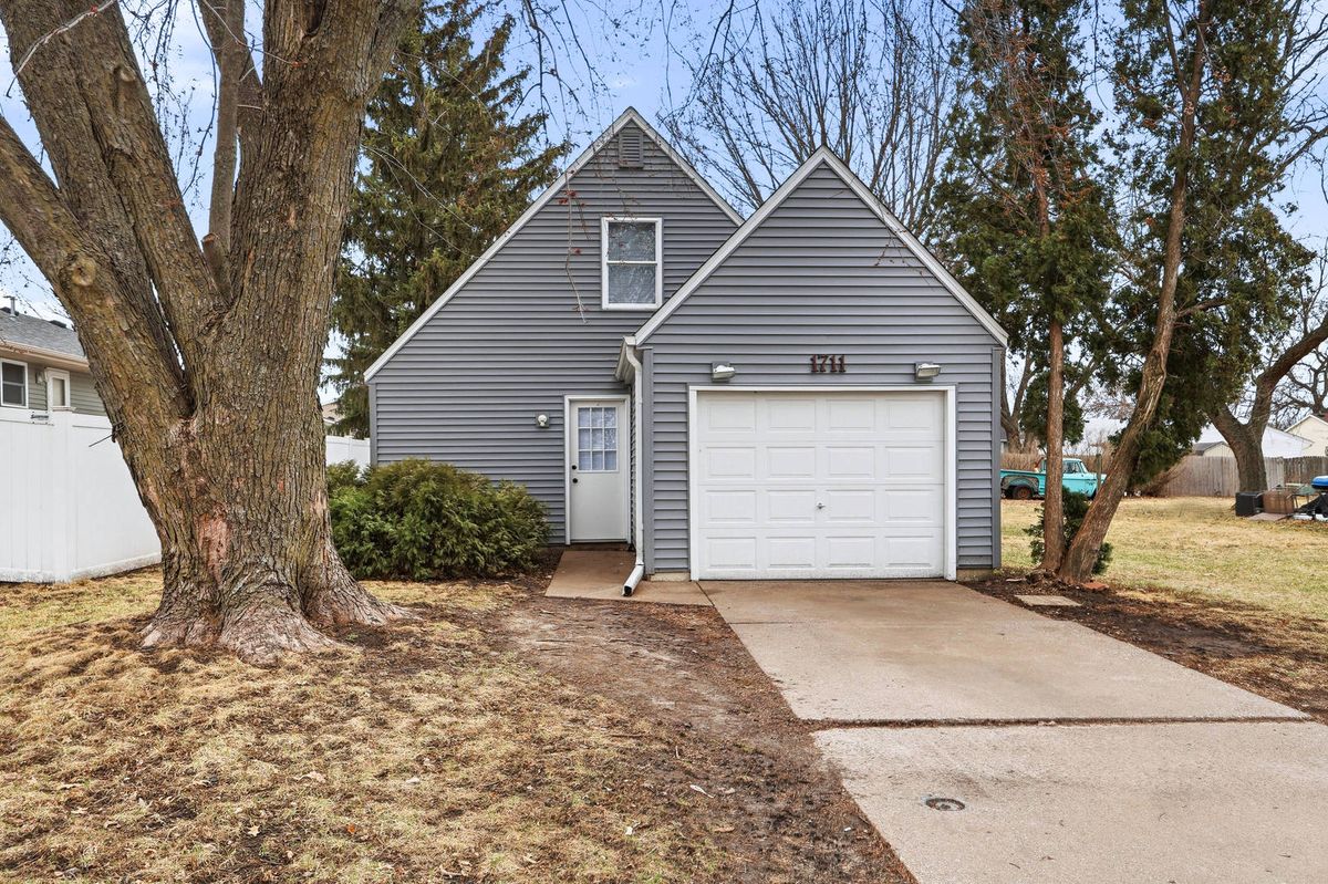 1711 59th Street, Davenport, IA 52806