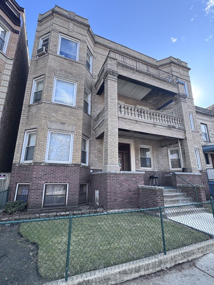 1235 W Foster Avenue — Chicago, IL 60640