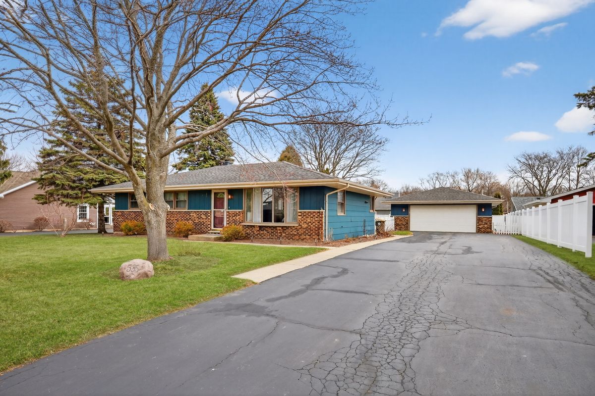 535 Thompson Avenue, Winthrop Harbor, IL 60096
