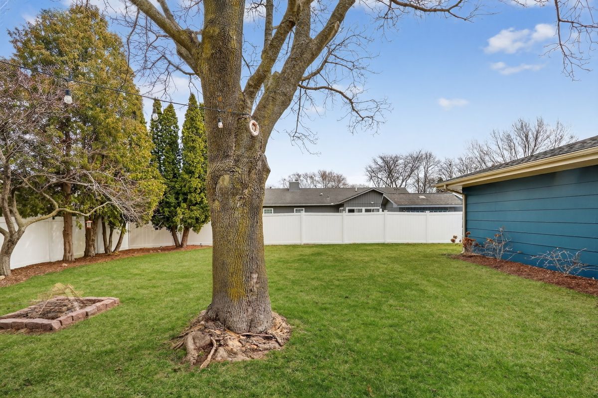 535 Thompson Avenue, Winthrop Harbor, IL 60096