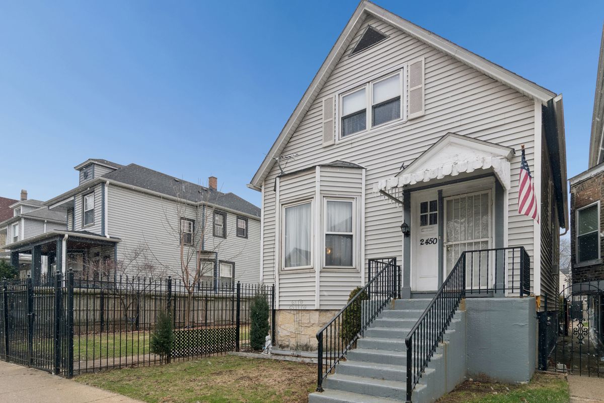 2450 CENTRAL PARK Avenue, Chicago, IL 60647