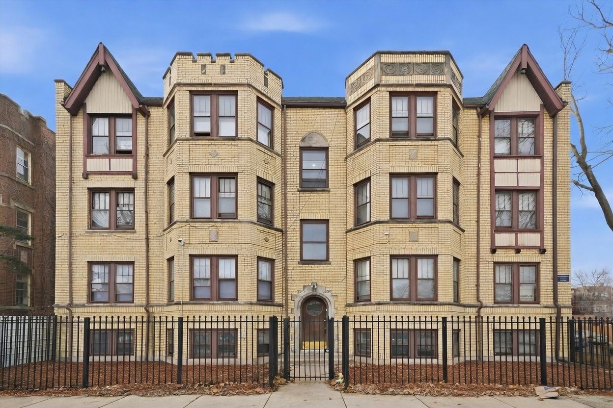 8602 S Euclid Avenue — Chicago, IL 60617