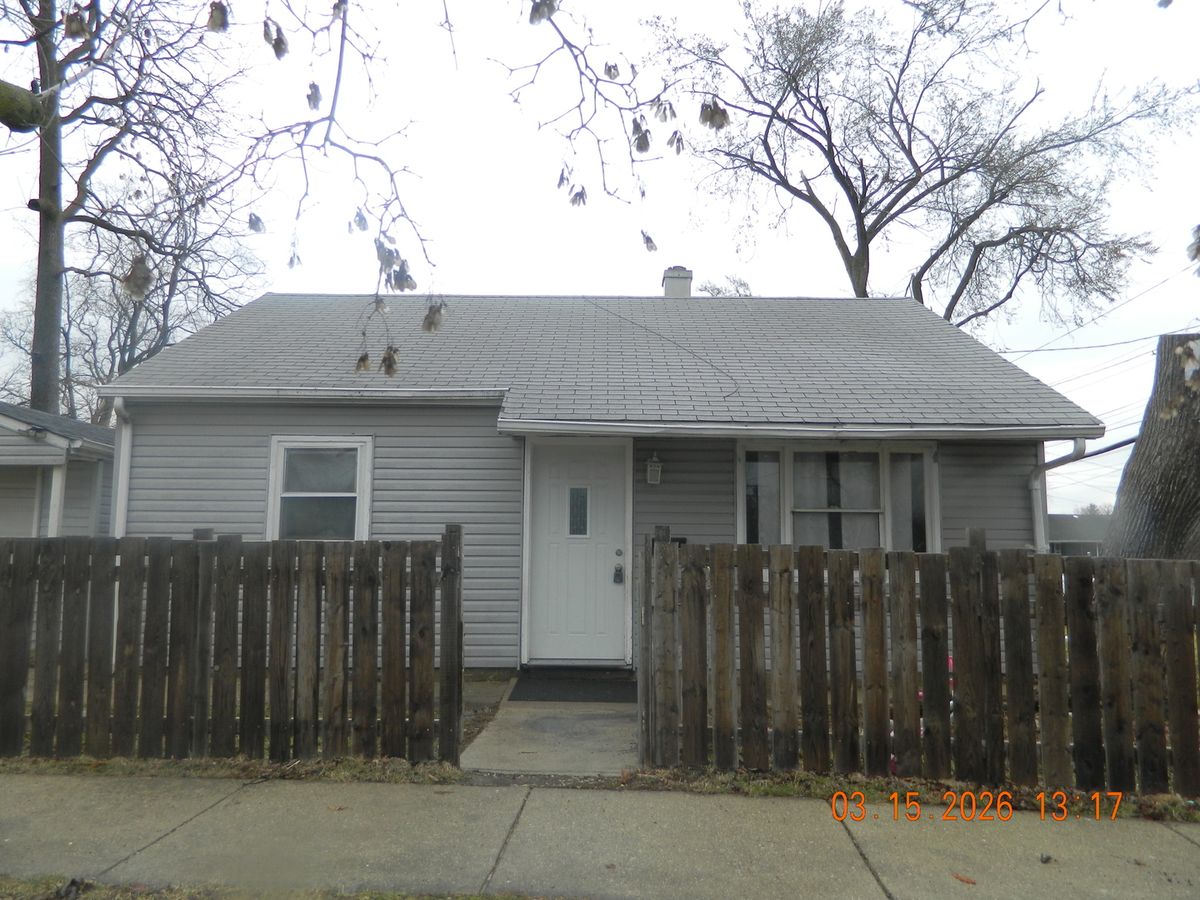 202 Loucks Street, Aurora, IL 60505