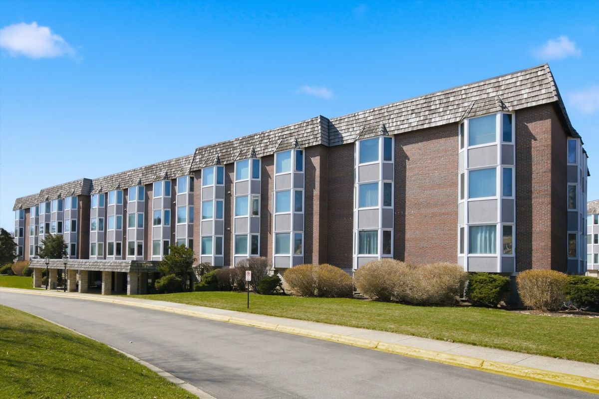 400 Ascot Drive, Park Ridge, IL 60068