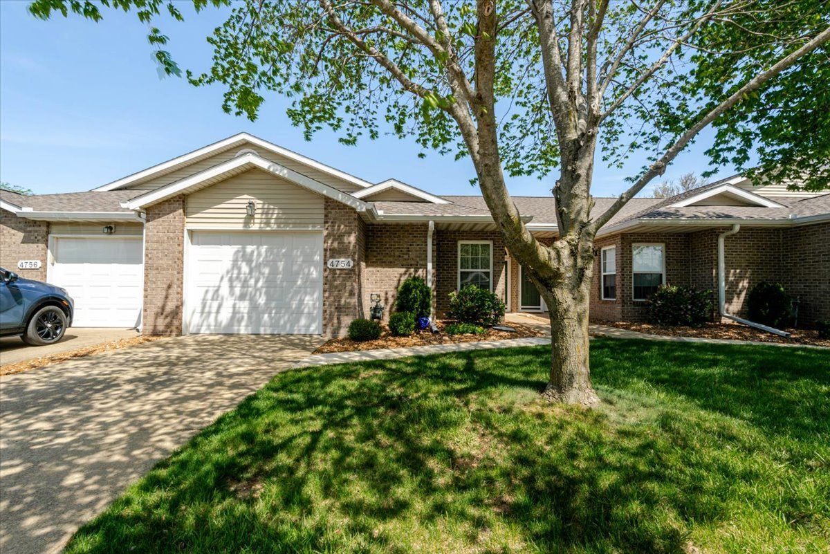 4754 Arbor Court #4754 — Decatur, IL 62526
