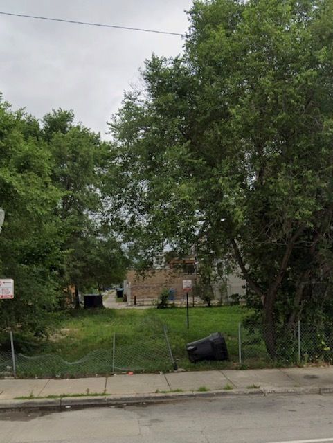 310 E Pershing Road — Chicago, IL 60653