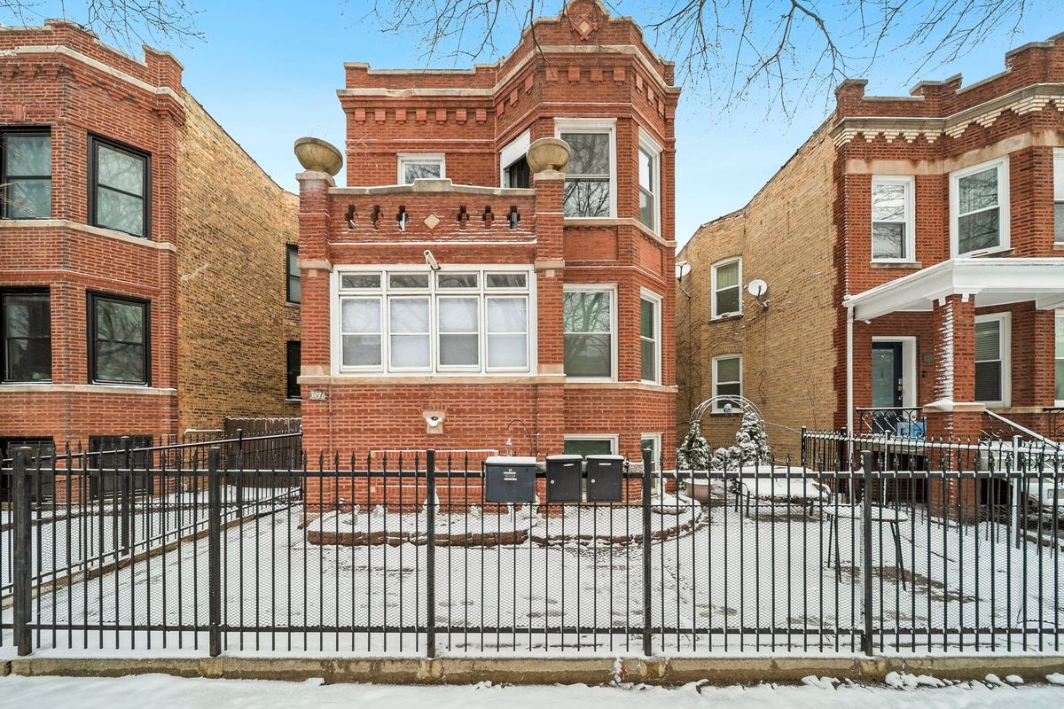 3936 Cornelia Avenue, Chicago, IL 60618