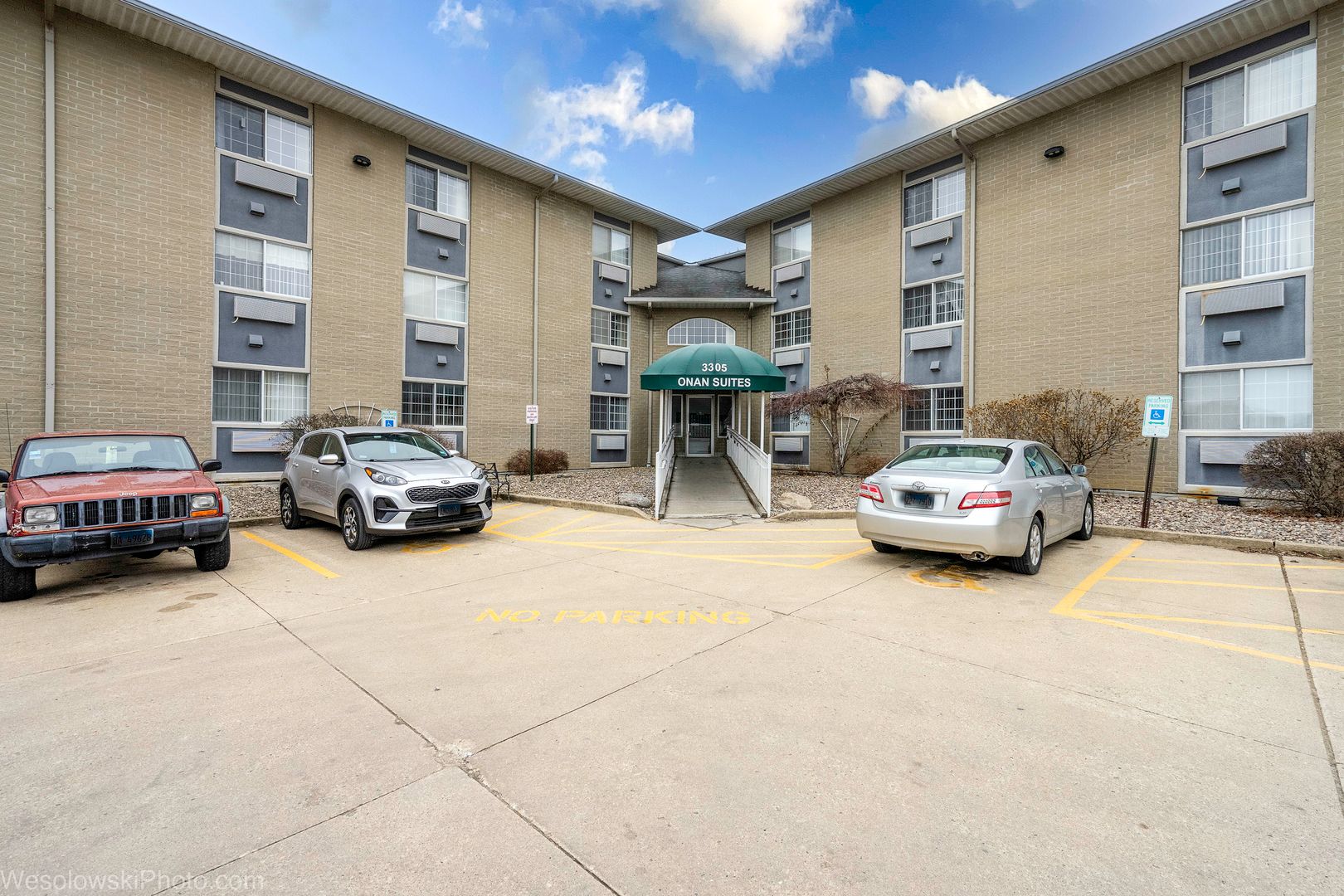 3305 Sunset Avenue #126 — Waukegan, IL 60087