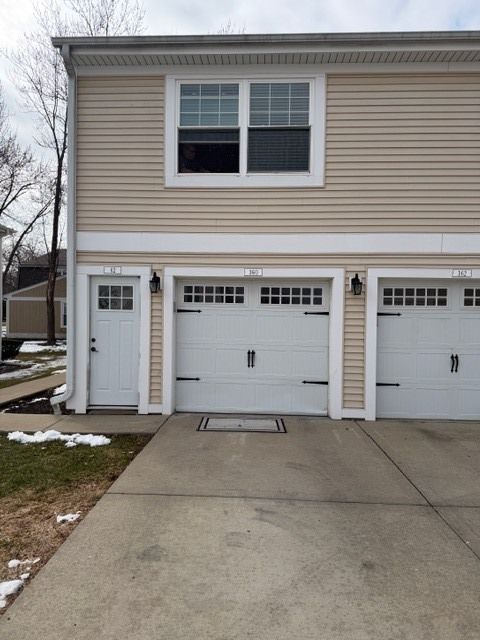 360 Meadow Court #360 — Vernon Hills, IL 60061