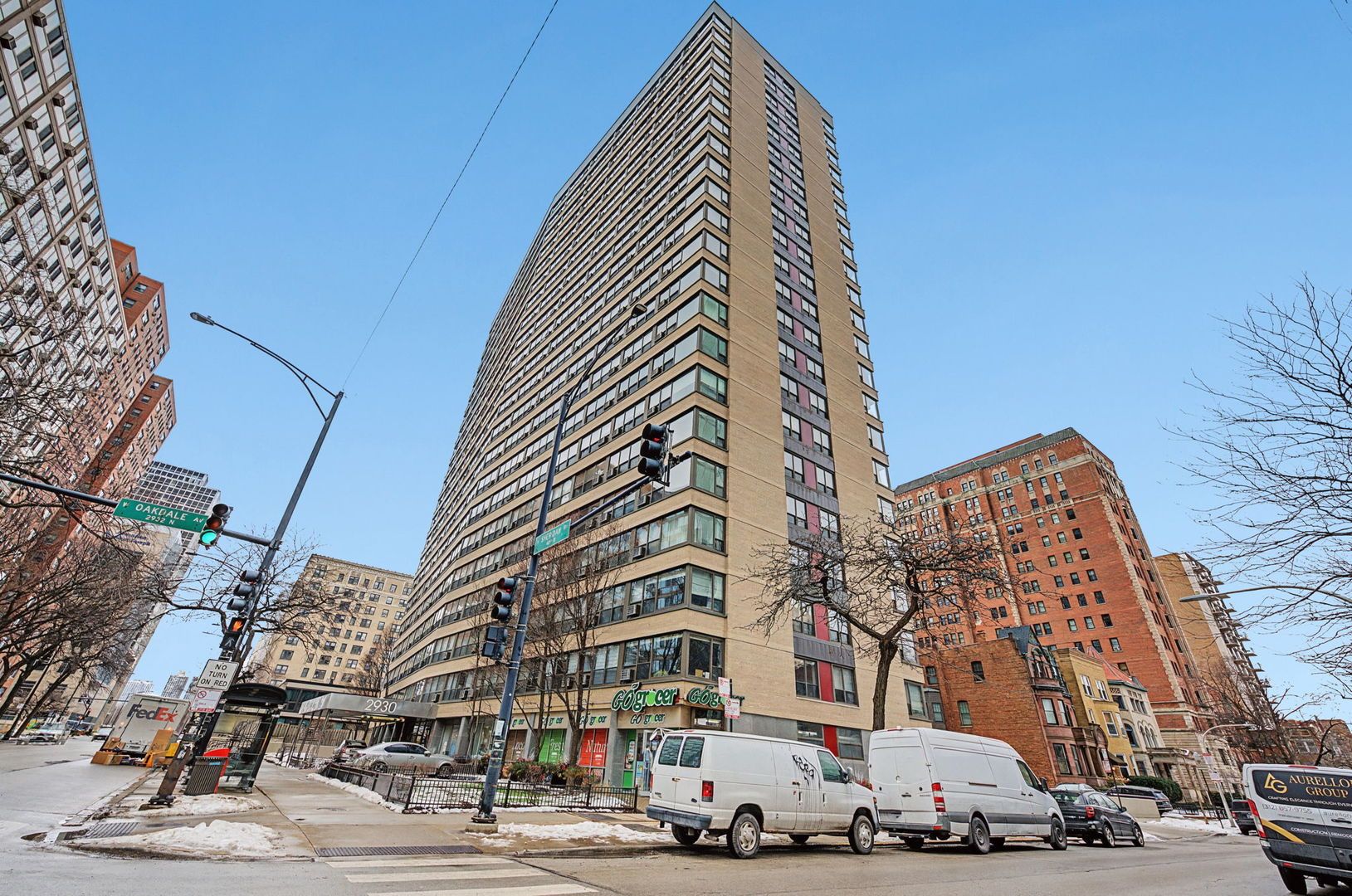 2930 N Sheridan Road #903 — Chicago, IL 60657