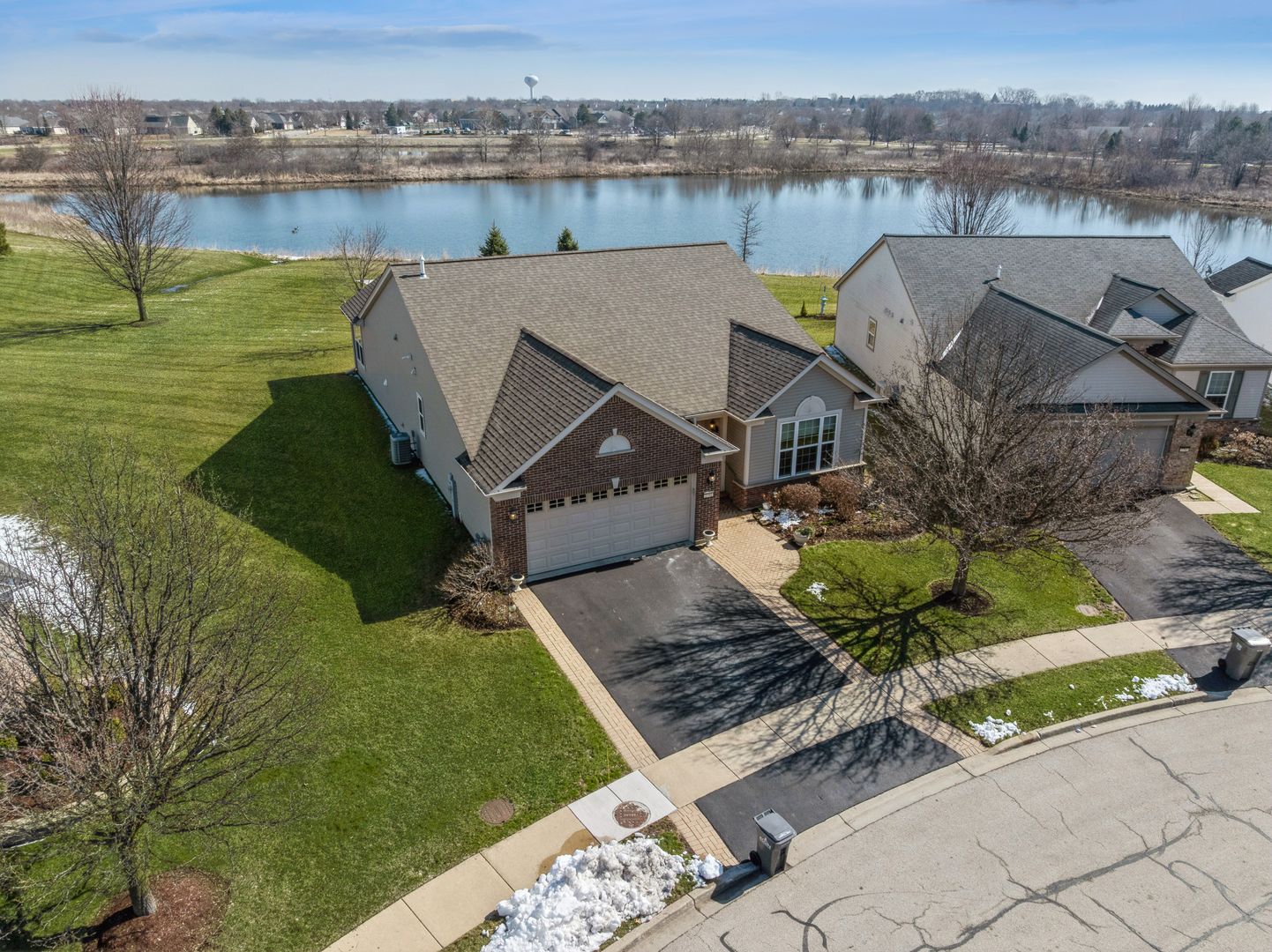 2791 Beacon Point Circle — Elgin, IL 60124
