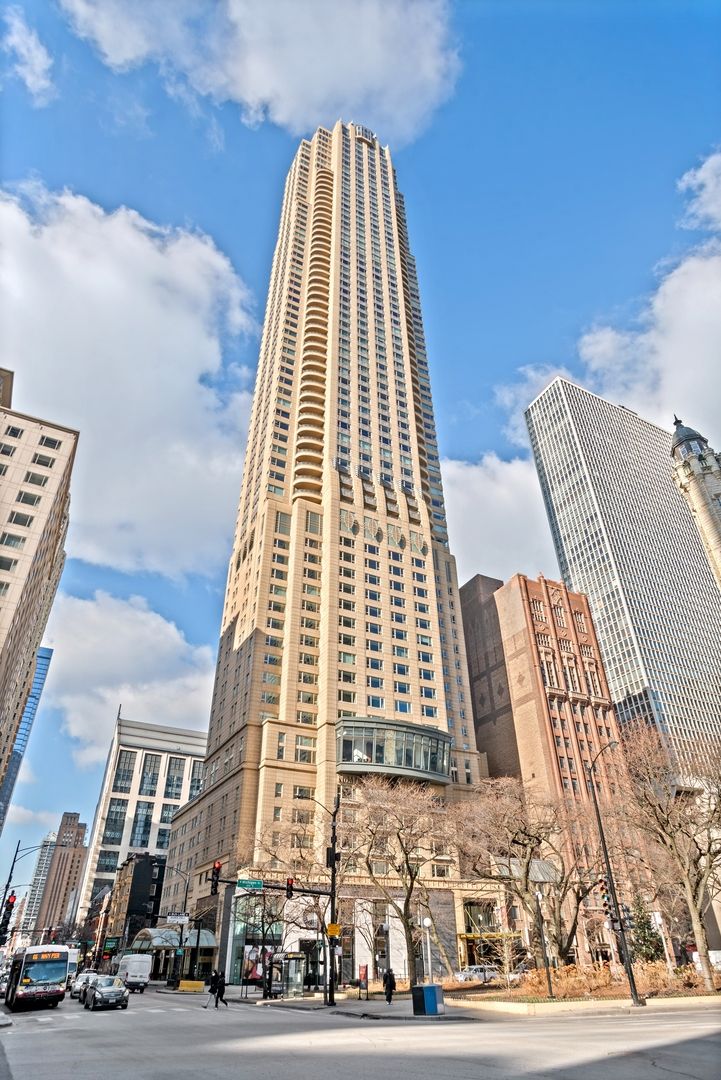 800 N Michigan Avenue #63PH — Chicago, IL 60611