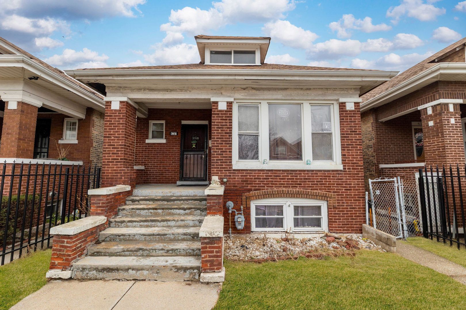 6237 S California Avenue — Chicago, IL 60629