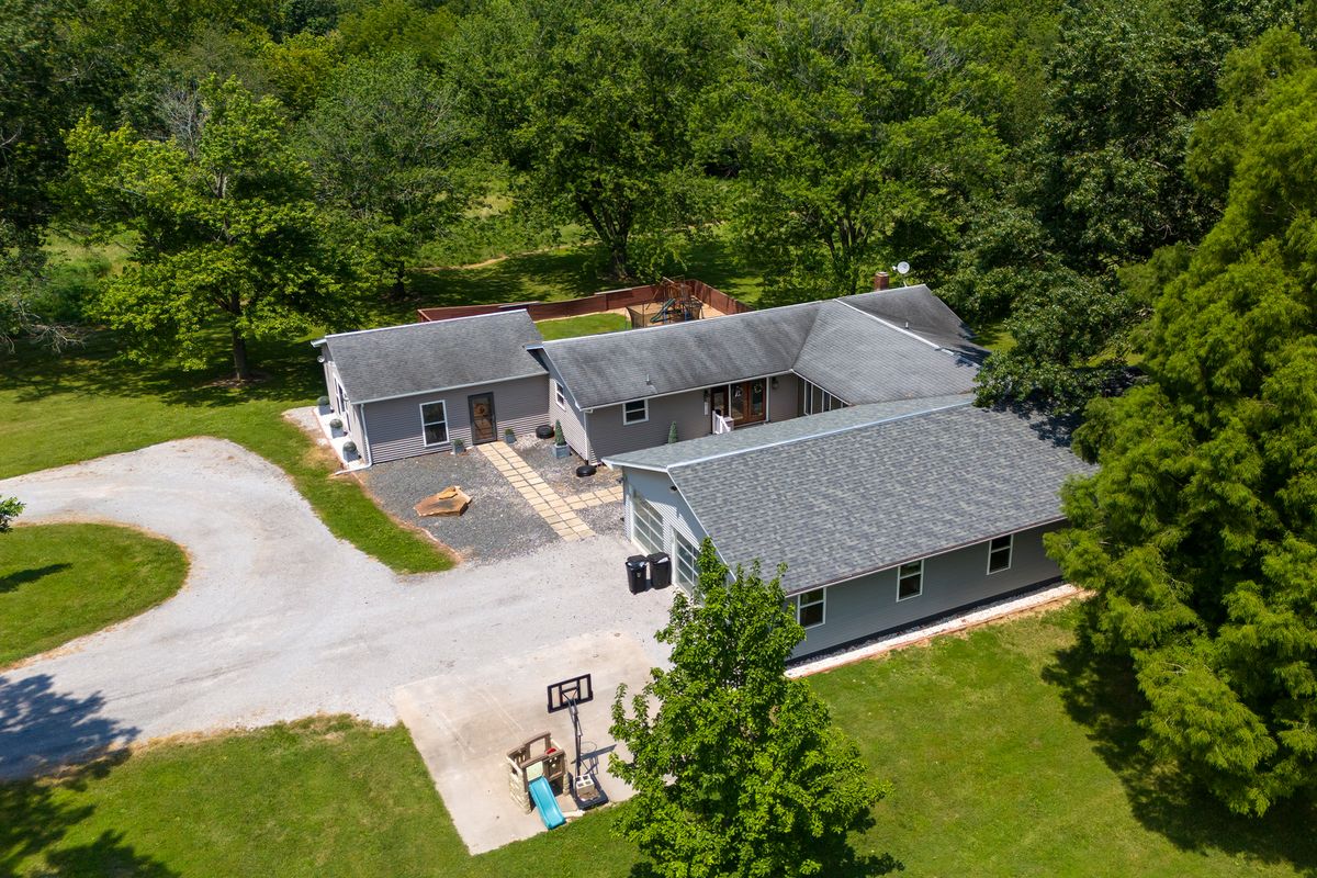 2930 Campground Road, Anna, IL 62906