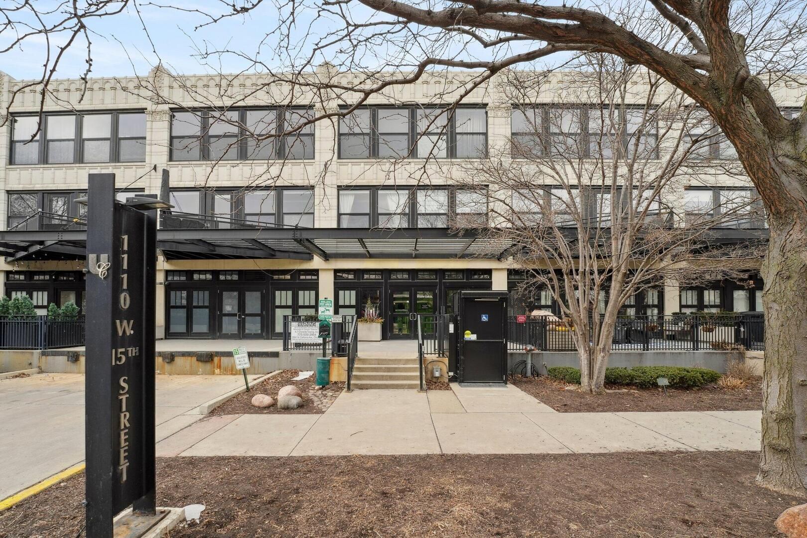1110 W 15th Street #229 — Chicago, IL 60608