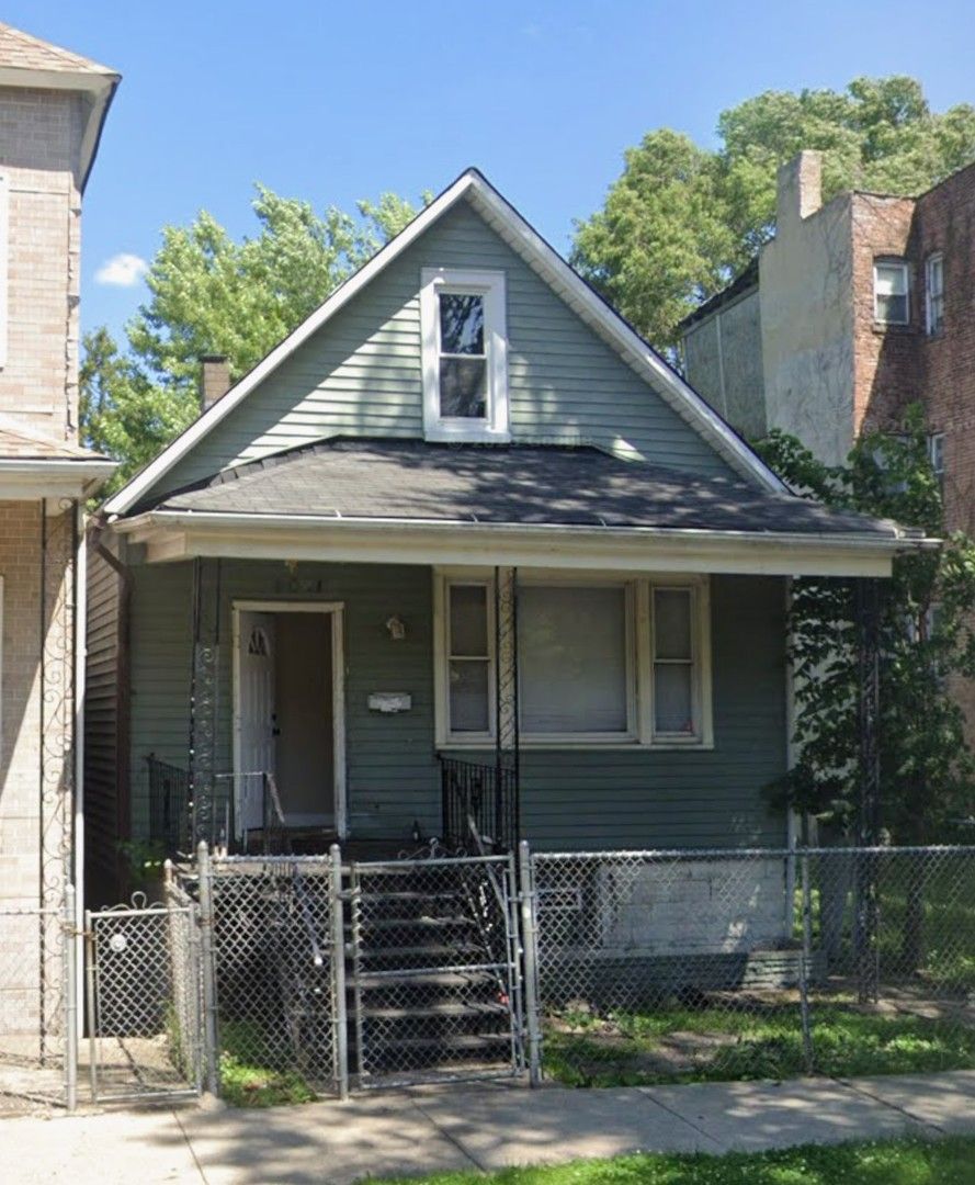 9021 S Exchange Avenue — Chicago, IL 60617