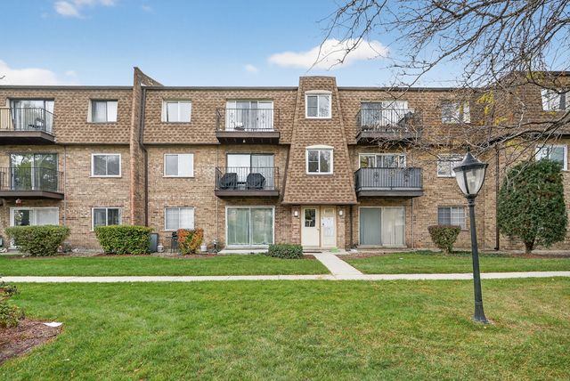 9456 Bay Colony Drive #2N — Des Plaines, IL 60016