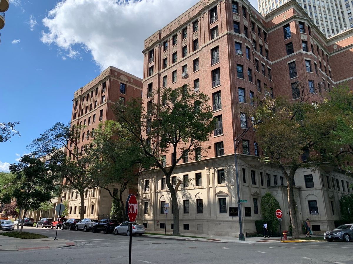 2600 Lakeview Avenue, Chicago, IL 60614