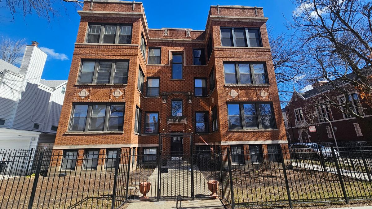 6701 BOSWORTH Avenue, Chicago, IL 60626