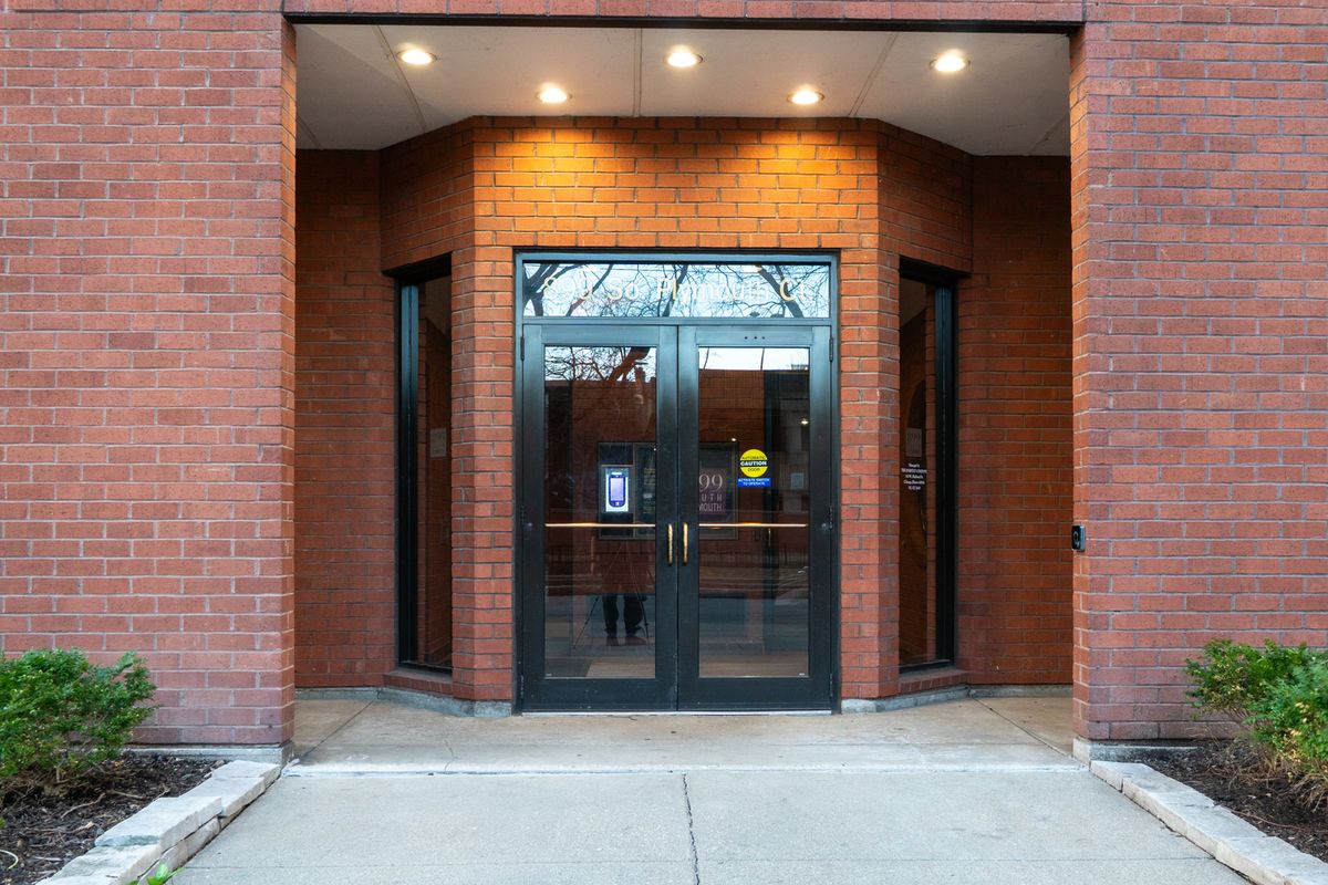 899 Plymouth Court, Chicago, IL 60605