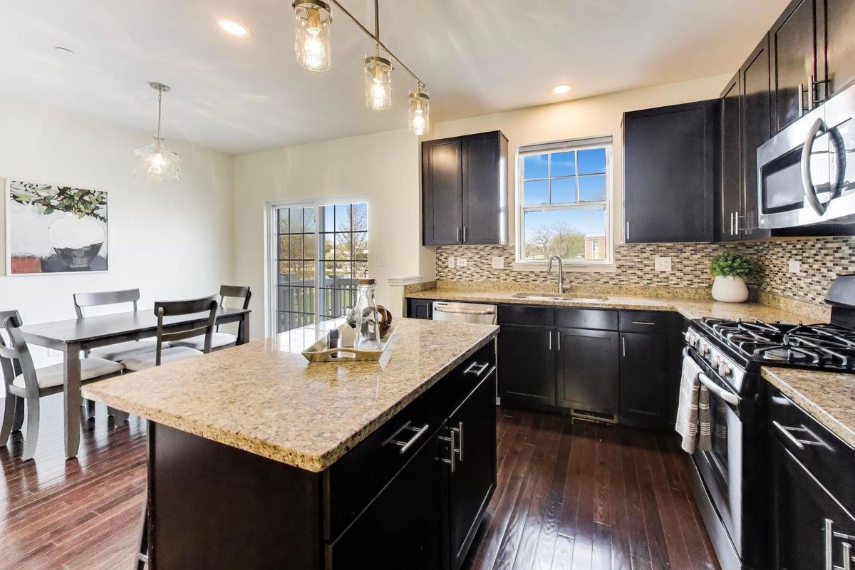 366 COUNTRY CLUB Drive, Prospect Heights, IL 60070