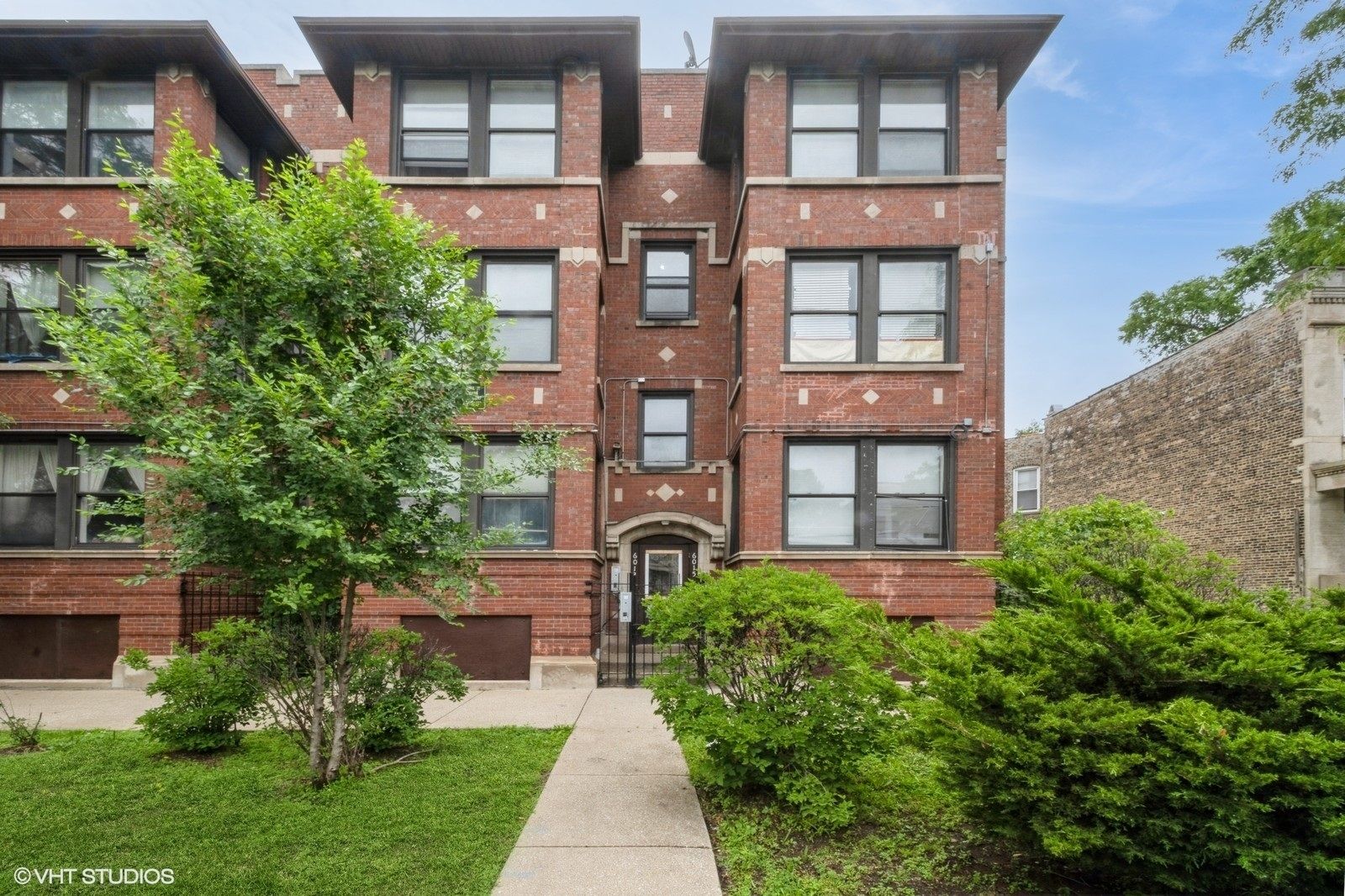 6007 S Michigan Avenue #3 — Chicago, IL 60637