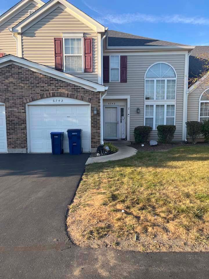 6742 E Wellsley Court — Gurnee, IL 60031
