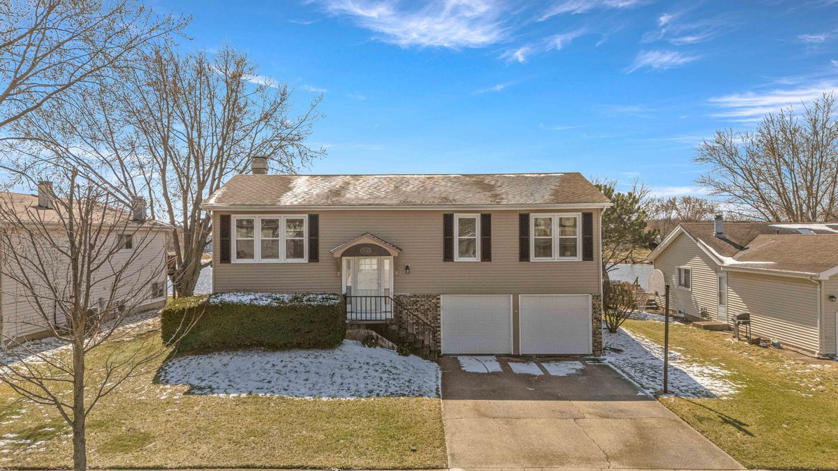 7545 Hickory Creek Drive, Frankfort, IL 60423