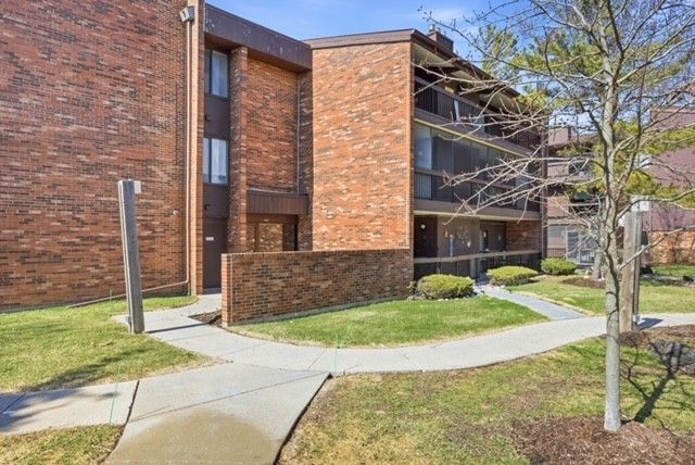 14517 Sussex Court #ph1 — Oak Forest, IL 60452