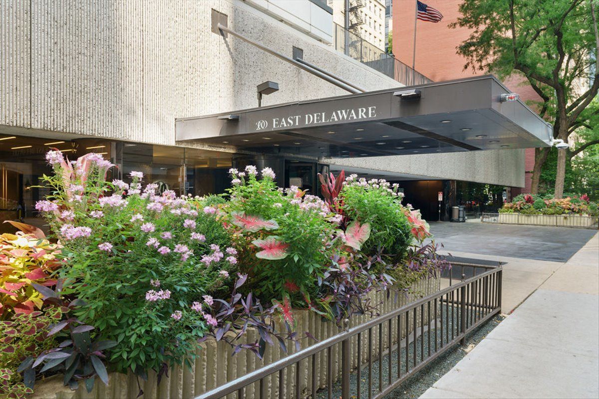 200 E DELAWARE Place #32AF — Chicago, IL 60611