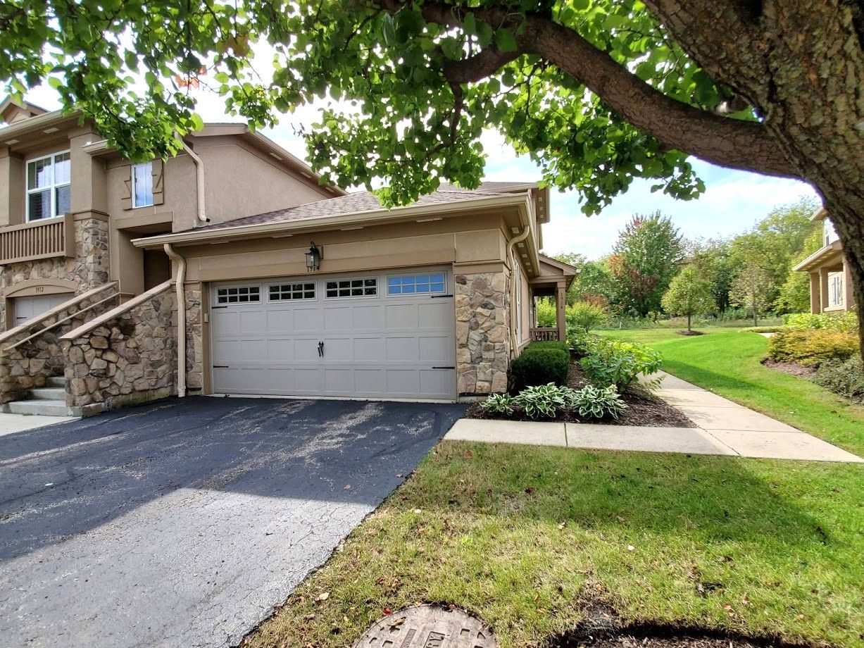 1914 Crenshaw Circle — Vernon Hills, IL 60061