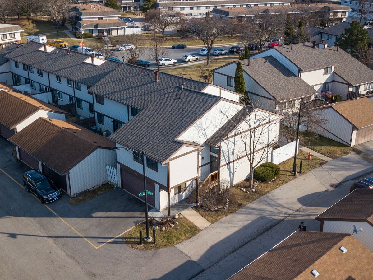 1379 Court Marguerite Court, Hanover Park, IL 60133