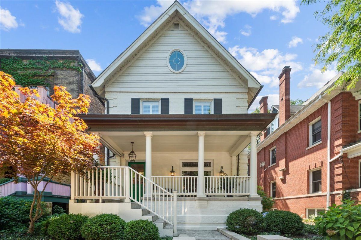 837 Junior Terrace, Chicago, IL 60613