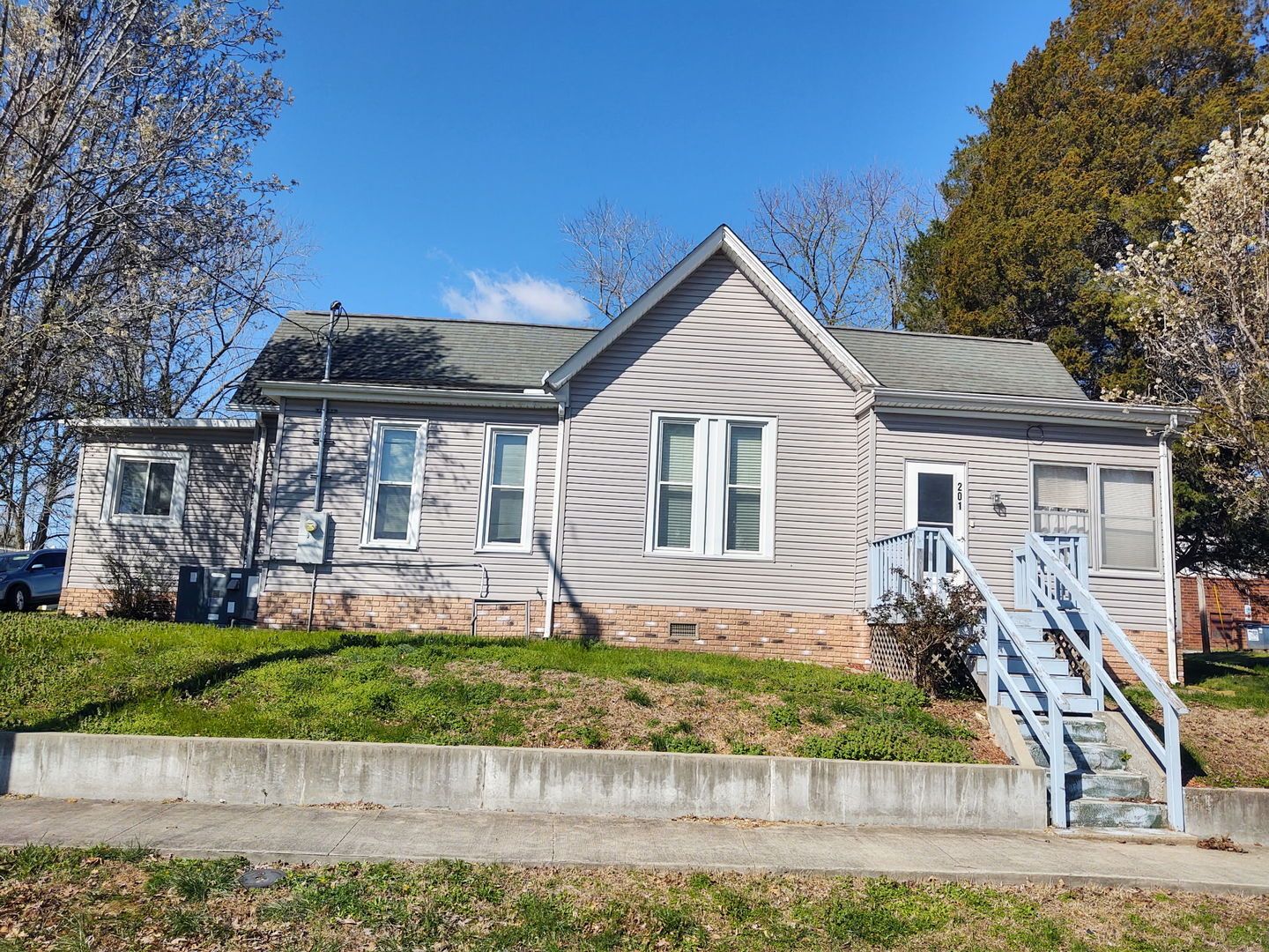 201 South 4th Street — Vienna, IL 62995
