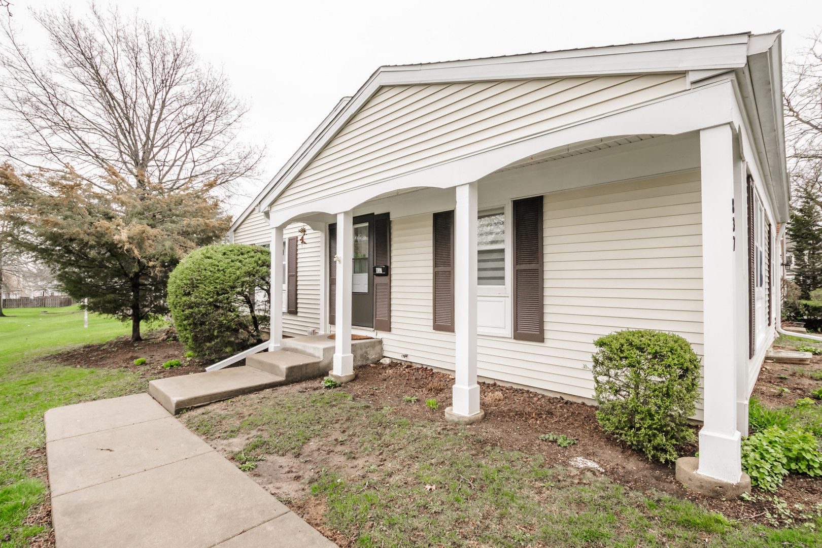 837 Carnaby Court — Schaumburg, IL 60194