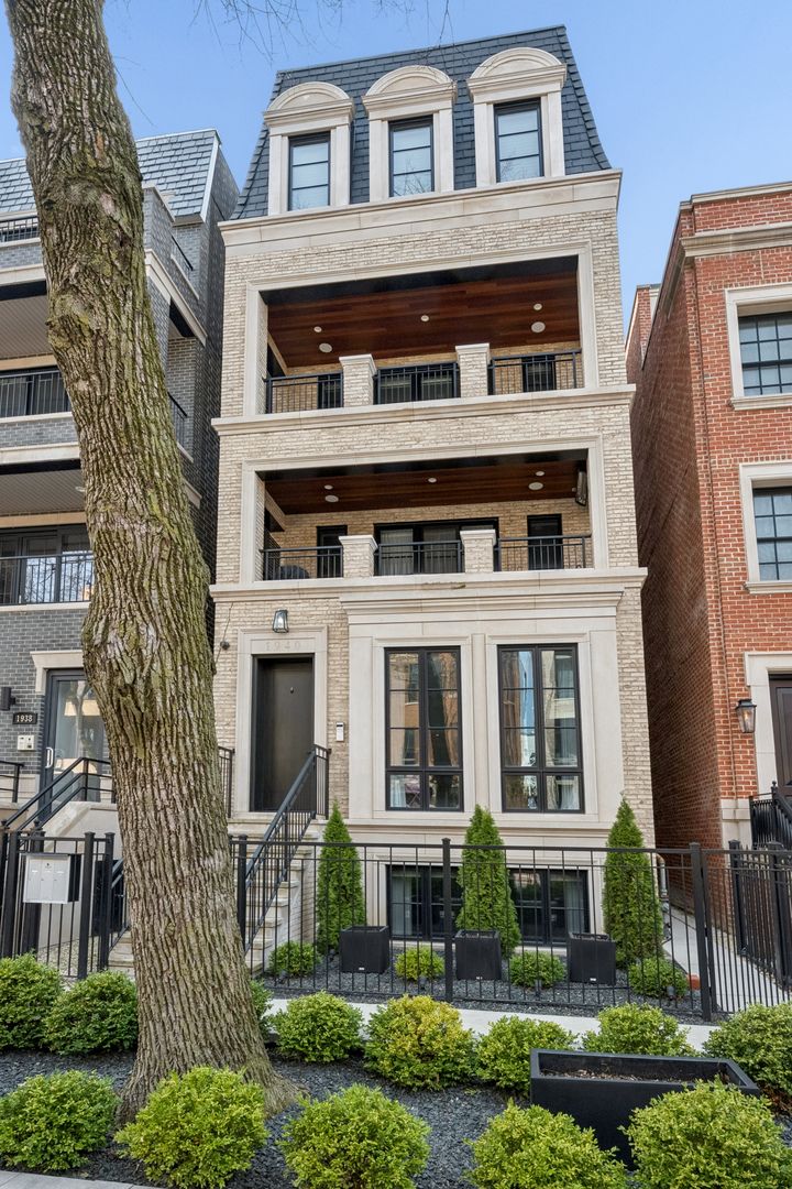 1940 N Mohawk Street #1 — Chicago, IL 60614