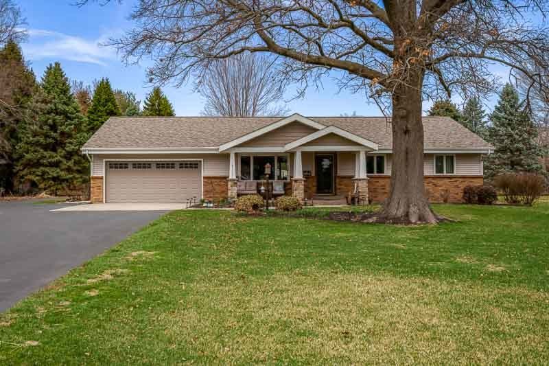 2412 SQUAW PRAIRIE Road, Belvidere, IL 61008