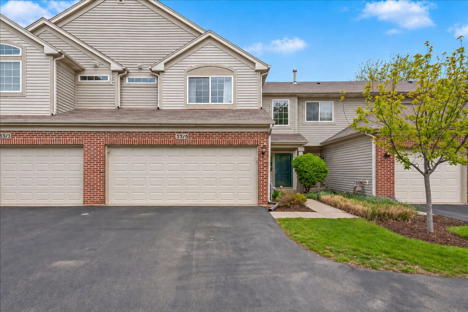 3315 Blue Ridge Drive — Carpentersville, IL 60110