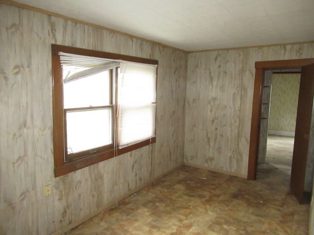 212 E Crawford Street, Paris, IL 61944