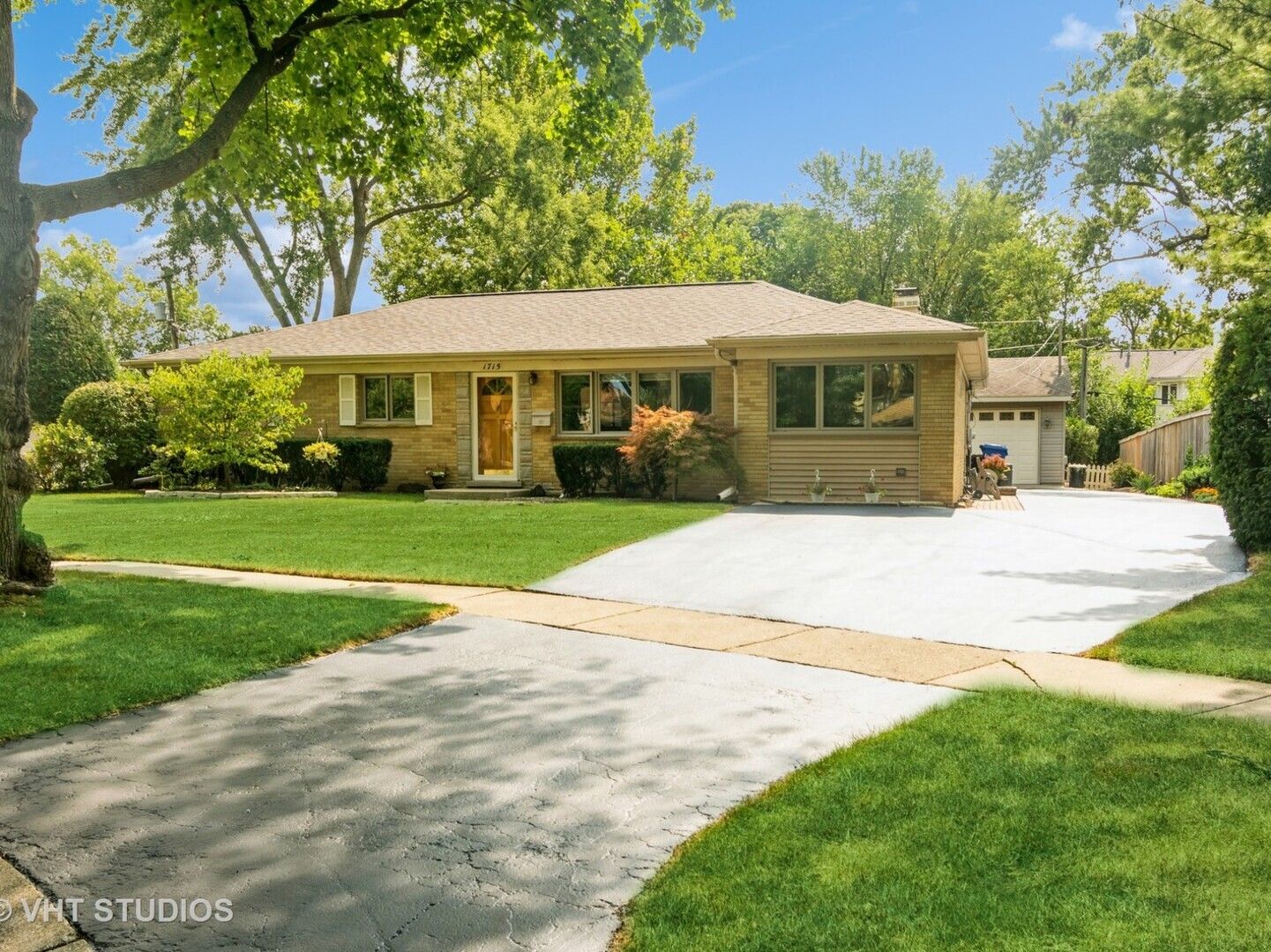1715 Verde Court — Mount Prospect, IL 60056