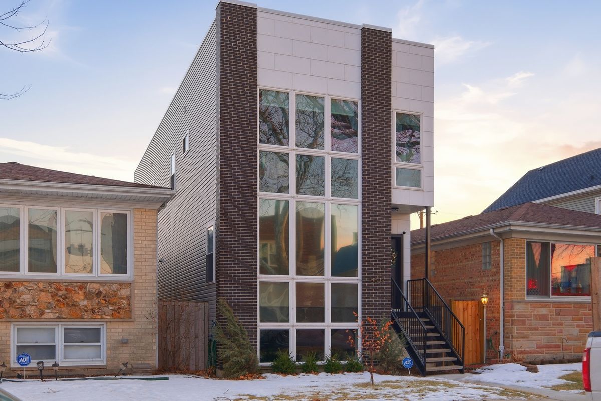 5539 Drummond Place, Chicago, IL 60639