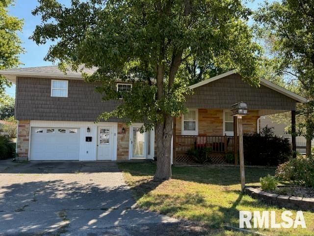 404 N MAPLE Street — Christopher, IL 62822
