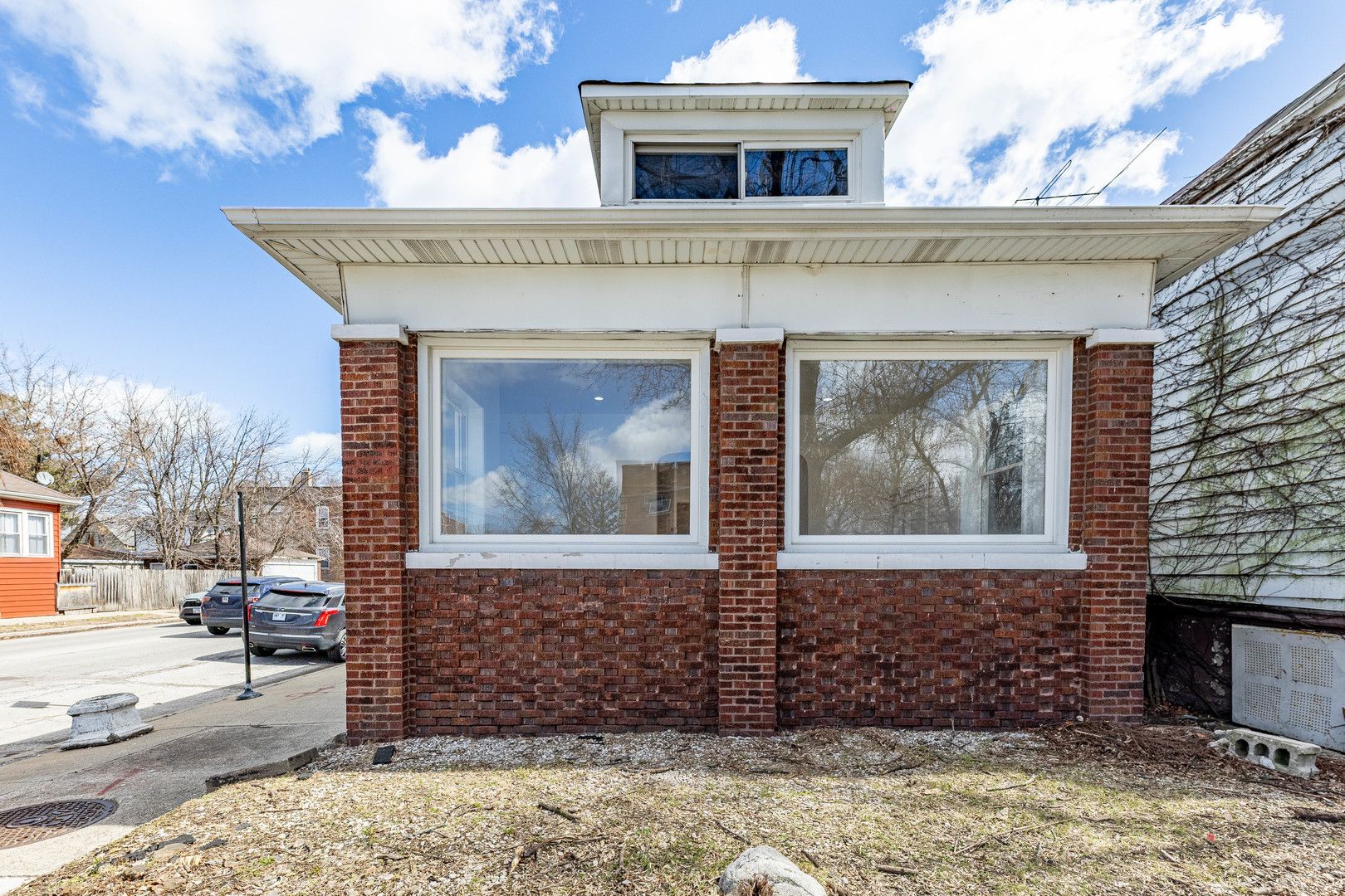 7601 S Rhodes Avenue — Chicago, IL 60619